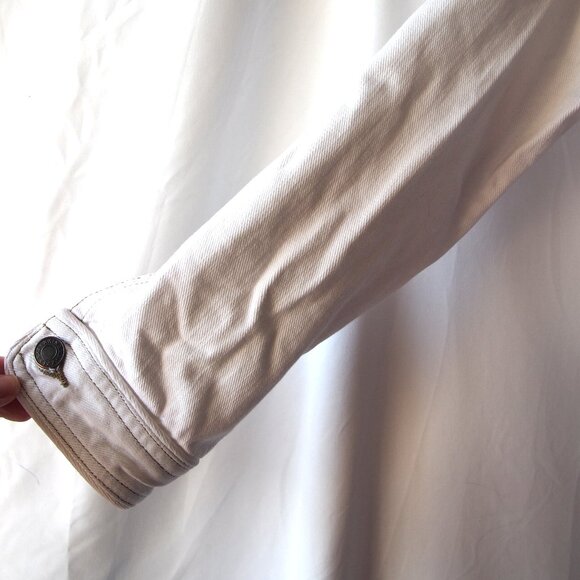 Forever 21 Distressed White Cropped Denim Jacket, Long sleeved, Size L - Picture 14 of 16